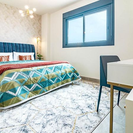 Inf25E- Tastefully Furnished Flat, Estepona Center Kültér fotó